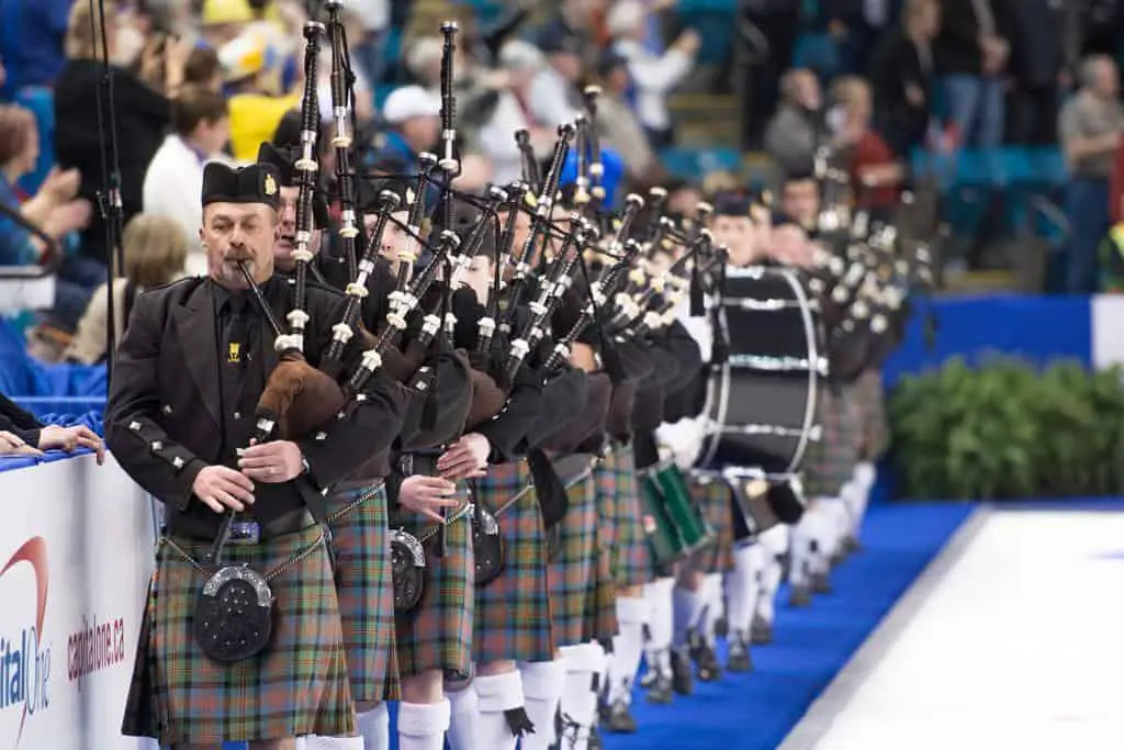 bagpipes-at-curling-opening-sport